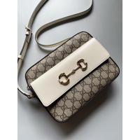ราคา ราคาดีมากกก ของใหม่ NewGucci Horsebit Small Camera Bag อปก. การ์ด ถุงผ้า ขนาด 8.8 x 6.7 x 2.6 นิ้ว (23556982901)