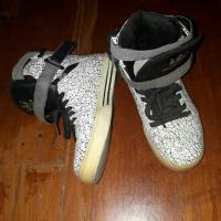 ราคา รองเท้าหุ้มข้อมือสองสภาพดี (303819625)