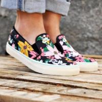 ราคา Nike Toki Slip Print Slip On Floral Sneakers ของแท้ 100% (3915555491)