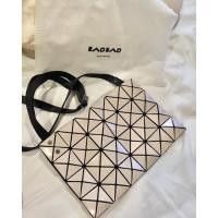 ราคา sold !! กระเป๋า BaoBao Issey Miyake lucent 4x6 สีเบจ (13481474607)