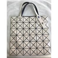 ราคา issey miyake baobao 6*6 สีเบจ (393849713)