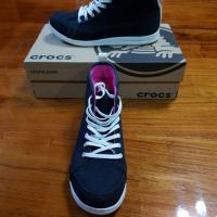 ราคา รองเท้าผ้าใบ หุ้มข้อ crocs สีดำ (1159931471)