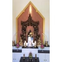 ราคา ไม้สักแกะสลัก ซุ้มพระ กรอบซุ้มกระจก ด้านนอก ก 80 X สูง130 cm ด้านใน ก 35x72 cm ประดับกระจกสีขาวสำหรับตกแต่ง ห้องพระ รร (8255425501)