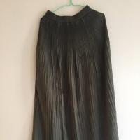 ราคา กระโปรงพลีท กระโปรงยาวสีเขียวขี้ม้า (1273424122)