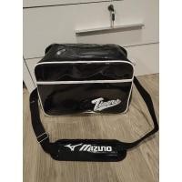 ราคา กระเป๋ามือสอง Mizuno หนังแก้ว สภาพเหมือนมือ1 ไม่มีตำหนิ สวยคอนเฟิร์ม รุ่นนี้หายาก รีบเลยยย (21265346375)