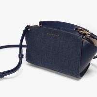 ราคา Charles & Keith Trapeze Sling Bag (936507111)