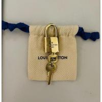 ราคา ชุดกุญแจ LV แม่+ลูก 2 ของแท้% (8446569909)