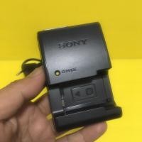 ราคา Sony ที่ชาร์ท แท่นชาร์จ สำหรับกล้อง Sony series แบตเตอรี่ ชาร์จได้ใช้งานปกติ แท้ (5837128807)