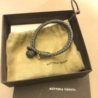 ราคา Bottega Veneta bracelet ข้อมือหนัง แท้ สีเทา หายาก มือ2 (6904440536)