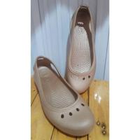 ราคา crocs คัชชู สีเนื้อมุข ใส่แล้วสวยมากคะ (927131926)