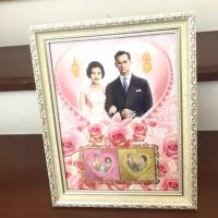 ราคา ภาพที่ระลึกในหลวงราชินีพร้อมใส่กรอบอย่างดี (942619833)