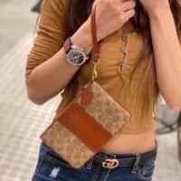 ราคา คล้องมือ Coach 2445 Small Wristlet In Colorblock Signature Canvas (23349088955)