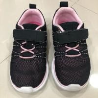 ราคา รองเท้าเด็กของแท้ oshkosh มือสองสภาพดีอายุ 2.5 ถึง 3.5 ขวบ (2419946275)