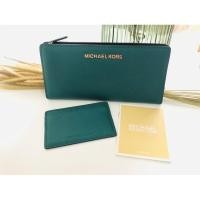 ราคา กระเป๋าสตางค์ Michael Kors ของแท้ มือสอง กระเป๋าสตางค์ใบยาวสีเขียวหนังแท้ 100% (8015360364)