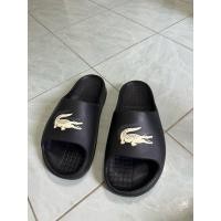 ราคา รองเท้าแตะ lacoste สีดำ (23361165027)