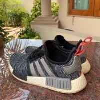 ราคา รองเท้า adidas NMD R1 หิ้วเองใช้เองจากอังกฤษ สภาพดี แค่ทำความสะอาดก็เหมือนใหม่ (2081674017)
