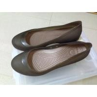 ราคา รองเท้า crocs ของแท้ มือสอง สภาพดี (734229764)