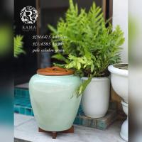 ราคา รามาเซรามิค JCL โอ่งเซรามิคขนาดใหญ่ เคลือบสีเขียวศิลาดลอ่อน พร้อมขาตั้งไม้และฝาไม้สัก (7494834613)
