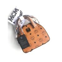 ราคา New ของใหม่ มือ1 MCM Half moon Size : mini 7.0 x 18.0 x 15.5 cmอุปกรณ์ : ถุงผ้า การ์ด (4049537996)