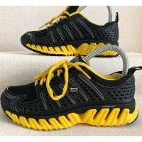 ราคา รองเท้ามือสองของแท้ % k-swiss ไซส์ 38 สภาพดี (1832921324)