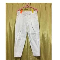 ราคา กางเกงมือสอง สีขาว จีบหน้า บอลลูน ขาเต๋อนิสๆๆ สภาพไม่มีตำหนิ Size M เอวสูง 27-28” สะโพก 36-38” ยาว 33” (1534771907)