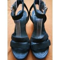 ราคา รองเท้า Crocs แท้ W8 (234528180)