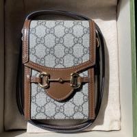 ราคา กระเป๋าสะพายใบเล็ก ผ้าใบ GG สีเบจและน้ำตาล Gucci Horsebit 1955 Phone Bag แบรนด์ Gucci (16640795644)