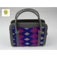 ราคา กระเป๋าสะพายข้างผ้าไหมผลิตจากผ้าไหมแท้ 100% กระเป๋าผ้าไหมทอมือ เรียบหรู ด้านบนบุด้วยหนัง PU คุณภาพสูง หรูหรา ทนทาน ขนาด (8913928387)