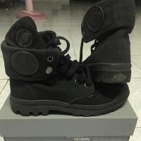 ราคา Palladium ไซส์37 ยาว23cm. สภาพ98%ยังใหม่เอี่ยมมีกล่องให้ (497136472)