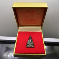 ราคา พระกริ่งไพรีพินาศ เนื้อนวะ ญสส 84 พรรษา สมเด็จพระสังฆราช วัดบวรนิเวศวิหาร พ.ศ.2540 กล่องเดิม (21683960057)