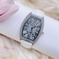 ราคา นาฬิกาข้อมือ ผู้หญิง แบรนด์หรูหรา สายหนัง ขอบเพชร หน้าปัดเลข ขนาด 32 มม. พร้อมกล่องกระดาษแบรนแถมฟรี (21972100045)