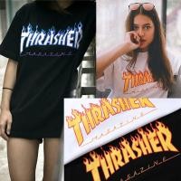 ราคา เสื้อลายไฟthrasher เปลวไฟ เก๋ๆ แฟชั่น แขนสั้น เสื้อยืดสตรีท ผู้ชายและผู้หญิงใส่ได้แขนสั้นคอกลม เสื้อยืด oversize (23650106357)