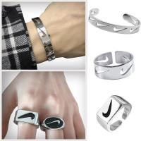 ราคา แหวนและชุดสร้อยข้อมือ,สแตนเลสและวัสดุโลหะผสมไทเทเนียม,ป้องกันสนิม,Tick Design,C เปิดปรับได้,สไตล์ Hiphop,สำหรับผู้ชายผู้หญิง U Nisex และคู่,มาใหม่,เงิน/ทอง (12202848165)