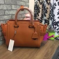 ราคา CHARLES &KEITH BOXY TRAPEZE BAG (952119770)