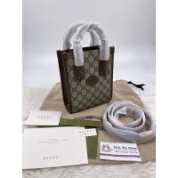 ราคา New Gucci Mini Tote Bag with Interlocking G in GG Supreme ปี 2022 (21470176574)