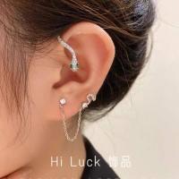 ราคา ต่างหูเพชร CZ งานแฟชั่น แบบเจาะ + คล้องใบหู สำหรับใส่ข้างซ้าย (ได้ 1 ชิ้น) (14615741495)