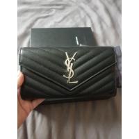 ราคา Used like new YSL long wallet หนังแข็ง อุปกรณ์ครบ (7184409543)