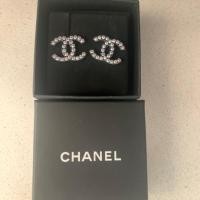 ราคา ต่างหูขาวมุก Chanel แท้ (6414907163)