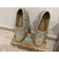 ราคา รองเท้า Toms ของแท้ค่ะ (9753614536)