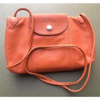 ราคา longchamp corssbody หนังแกะ สีส้ม (9868461586)