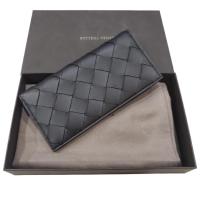 ราคา กระเป๋าสตางค์ผู้ชายแบบยาว สีดำ แบรนด์ Bottega Veneta รุ่น Intrecciato Slim Long Wallet (18368586265)