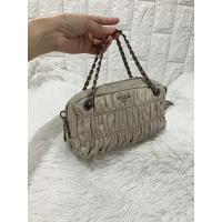 ราคา Prada nappa crossbody สายโซ่หนังลูกวัว แท้ 100% (19457864340)