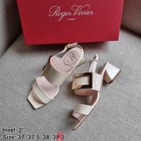 ราคา Roger Vivier Sandals Size 37 อุปกรณ์ ถุงผ้า (ราคารูดแค่บางส่วน ราคาเต็ม 25,900฿) (10967251180)