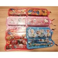 ราคา กล่องดินสอเหล็ก ลายการ์ตูน พร้อมชุดอุปกรณ์เครื่องเขียน (5347544981)