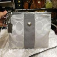 ราคา กระเป๋าโค้ช​ Coach ของแท้​มือ2 สภาพดี​ ขนาด​ 11นิ้ว​ สูง10นิ้ว (4917202395)