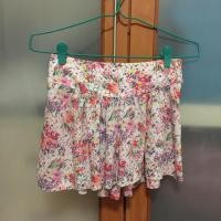 ราคา **USED** H&M the Garden Collection กางเกงขาสั้นลายดอก (503612449)