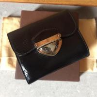 ราคา Like new!! LV Epi compact wallet (7224722932)