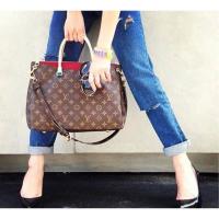 ราคา แถมฟรี❗️หูจับแบบถัก Louis Viutton pallas monogram Bag หนังแท้ % "LV Monogram Pallas MM DC13" Size 34x26x13 cm. (4347114697)