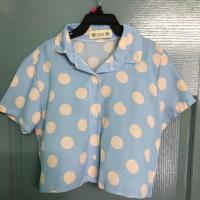 ราคา เสื้อครอปลายจุดโชว์เว้าหลัง Zize: F (5708348955)