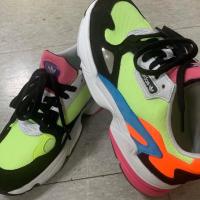ราคา Adidas falcon neon color (7713914103)